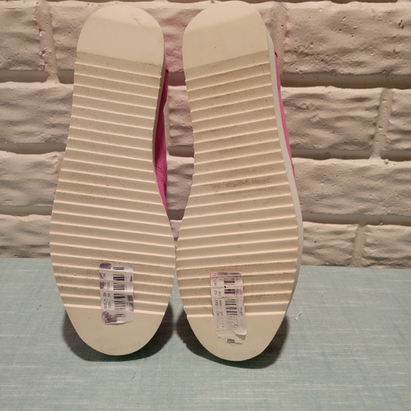 TOMS new pink shoes - Picture 2 of 5